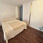 Le Ancore Sulla Darsena Portoferraio