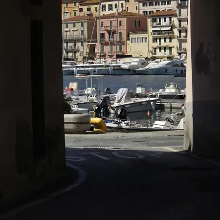 Le Ancore Sulla Darsena 아파트 *